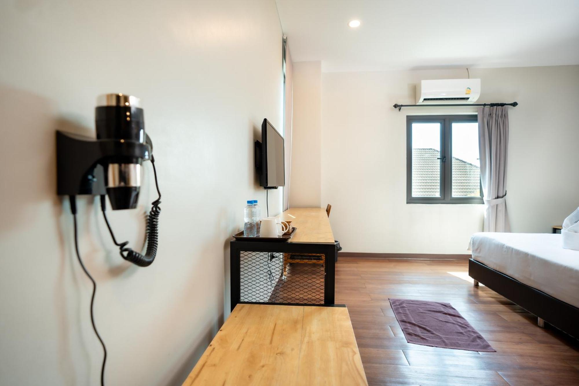 Siri Hotel Виентиане Екстериор снимка